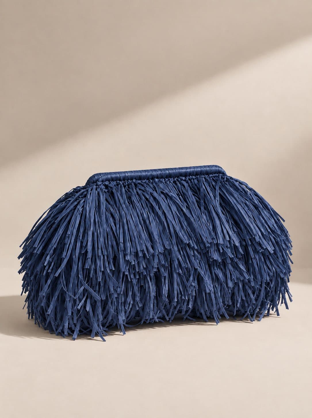 Maxi Rafya Luma Clutch