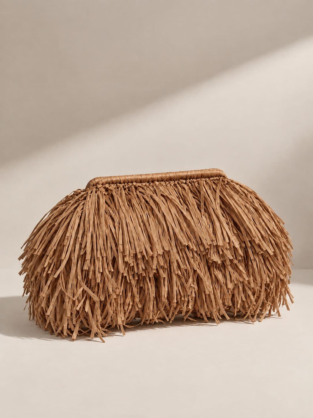 Maxi Rafya Luma Clutch